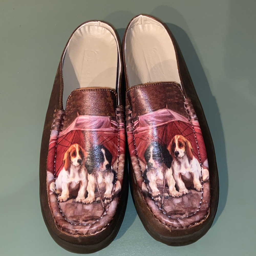 Hand painted spaniel Jeon Icon shoes.